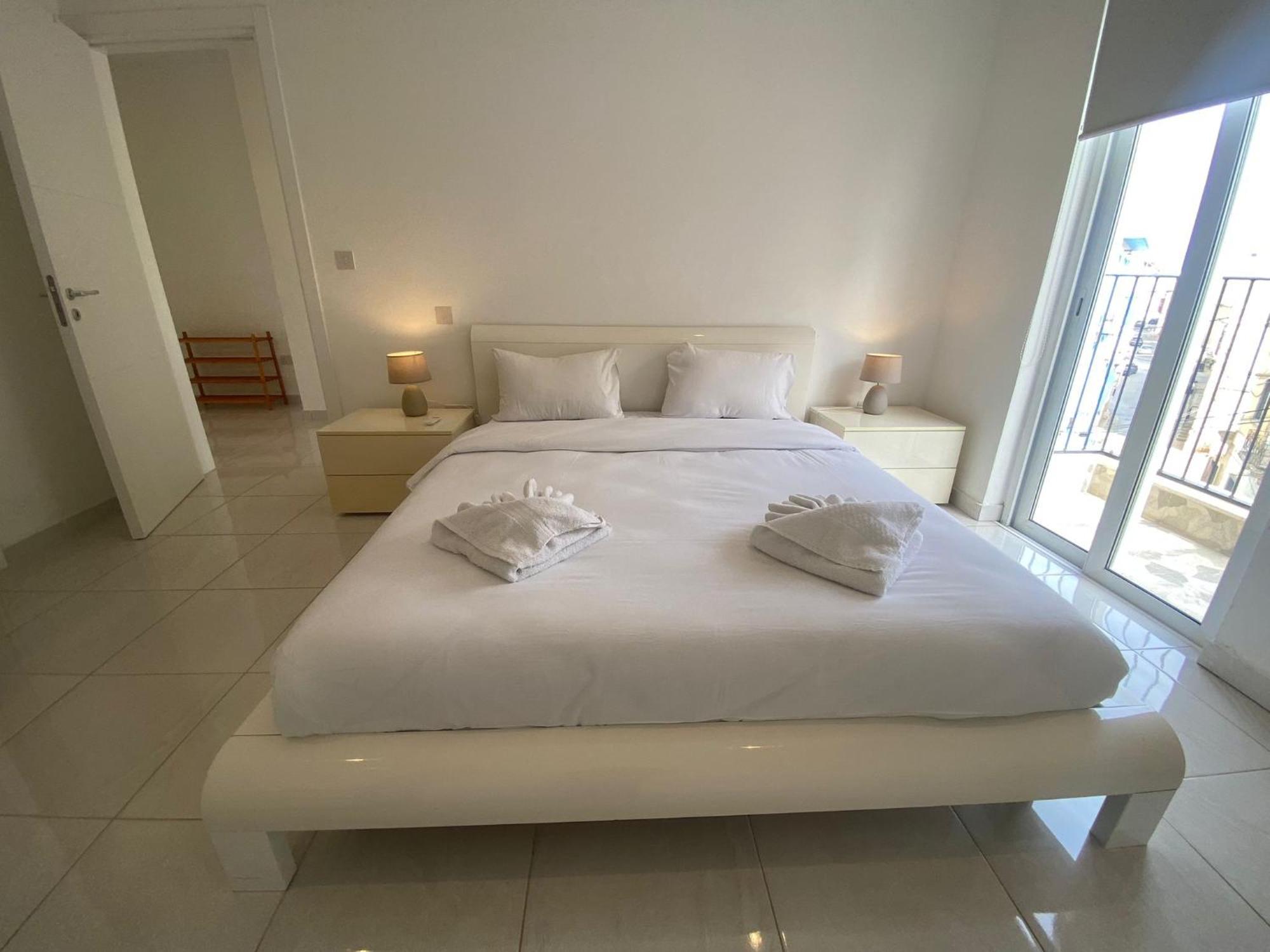 Spectacular Distant Seaview Apt Sliema Exterior photo