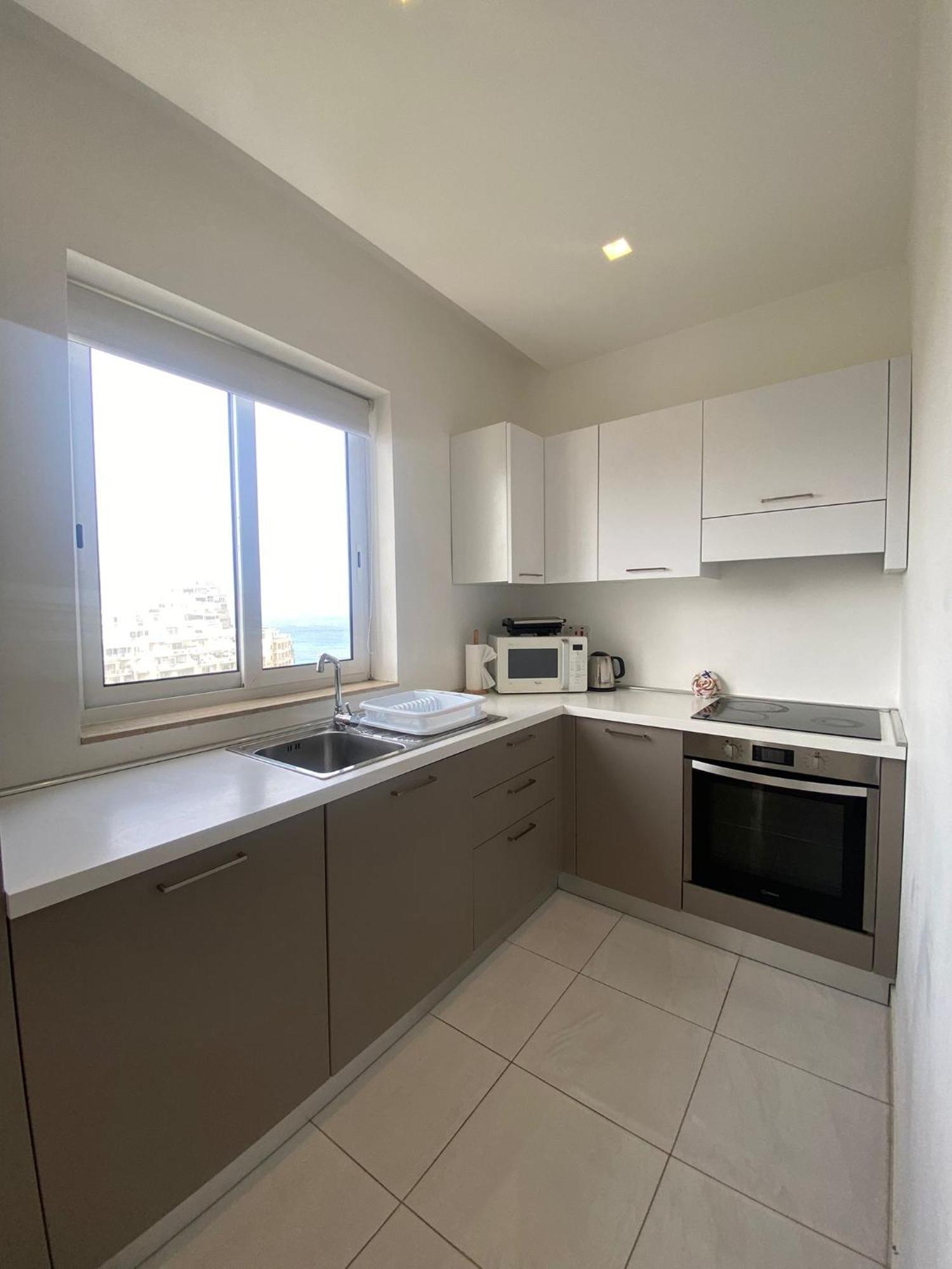 Spectacular Distant Seaview Apt Sliema Exterior photo