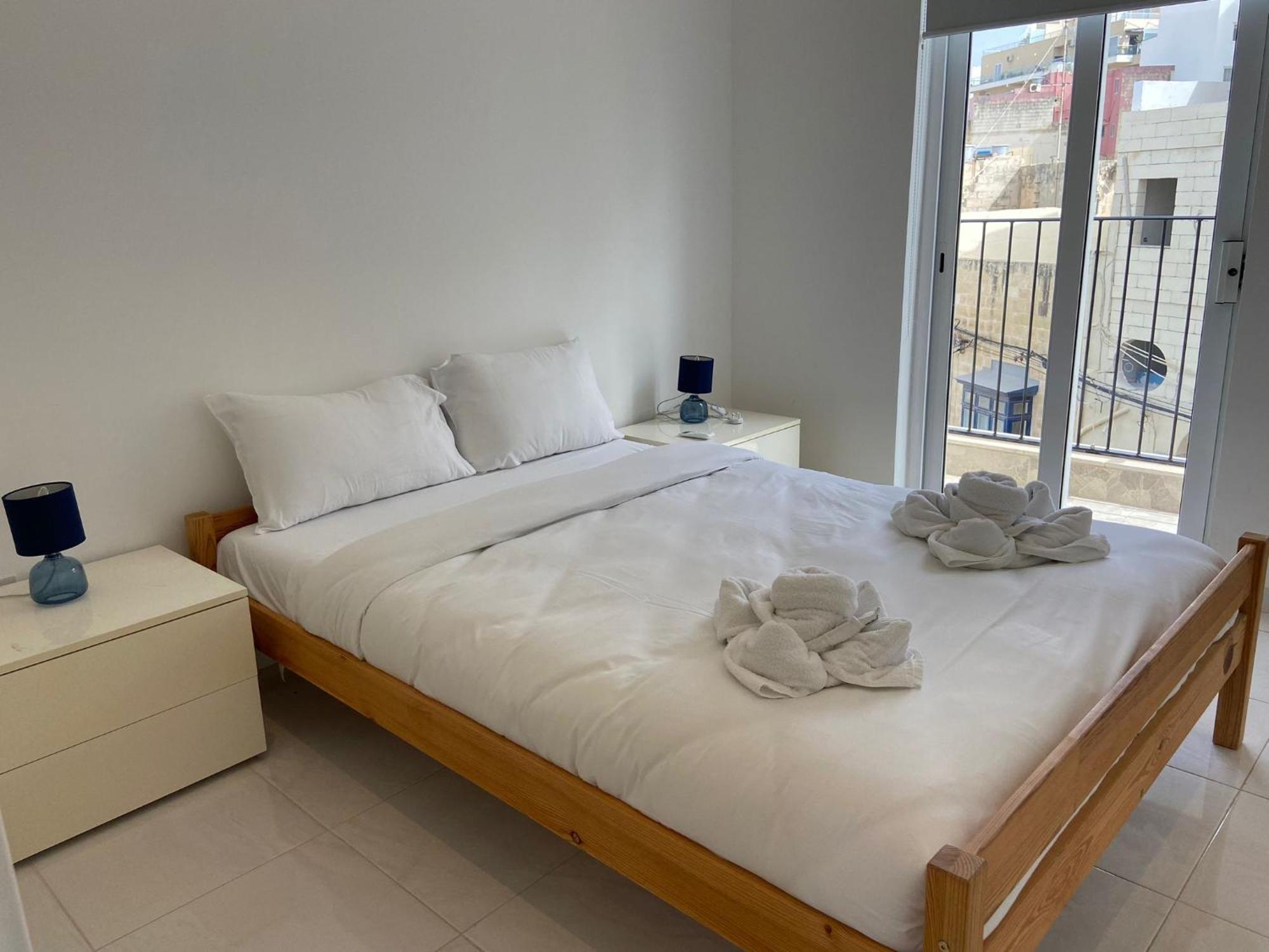 Spectacular Distant Seaview Apt Sliema Exterior photo